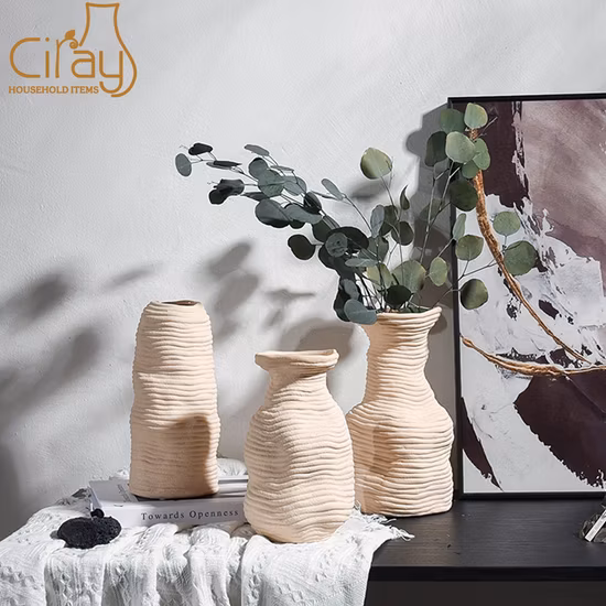 Factory Wholesale Handmade Dry Flower with Vases for Decoration